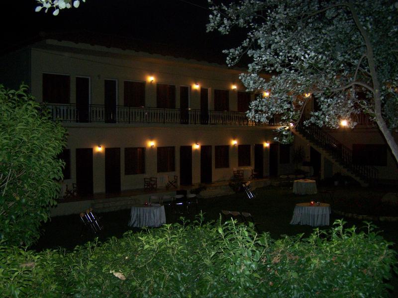 Avaton Hotel Ligourión Exterior foto